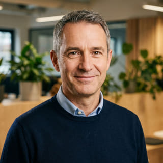 Portrait de James Mitchell, présenté comme Directeur Général au sein de Sillage Rendéline